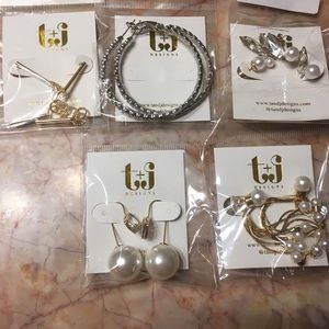 T & J designs earring set